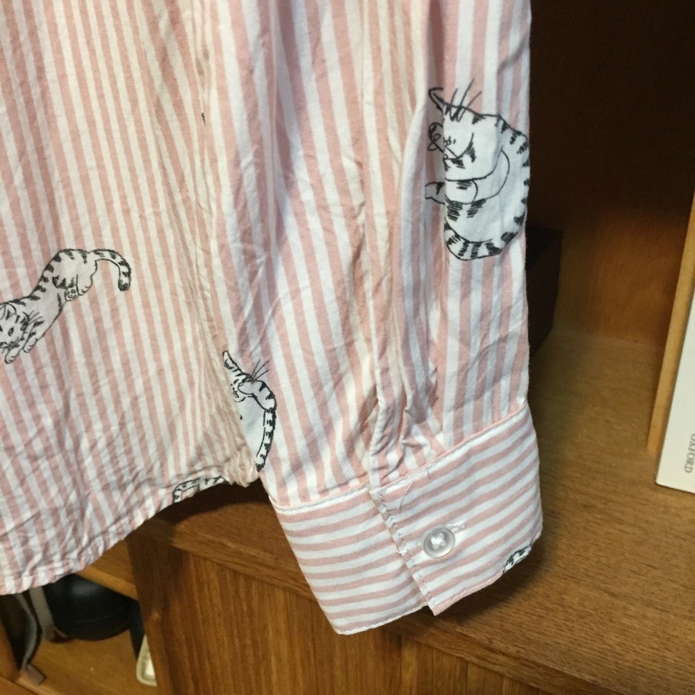 🐈 Button down shirt - Picture 4 of 10